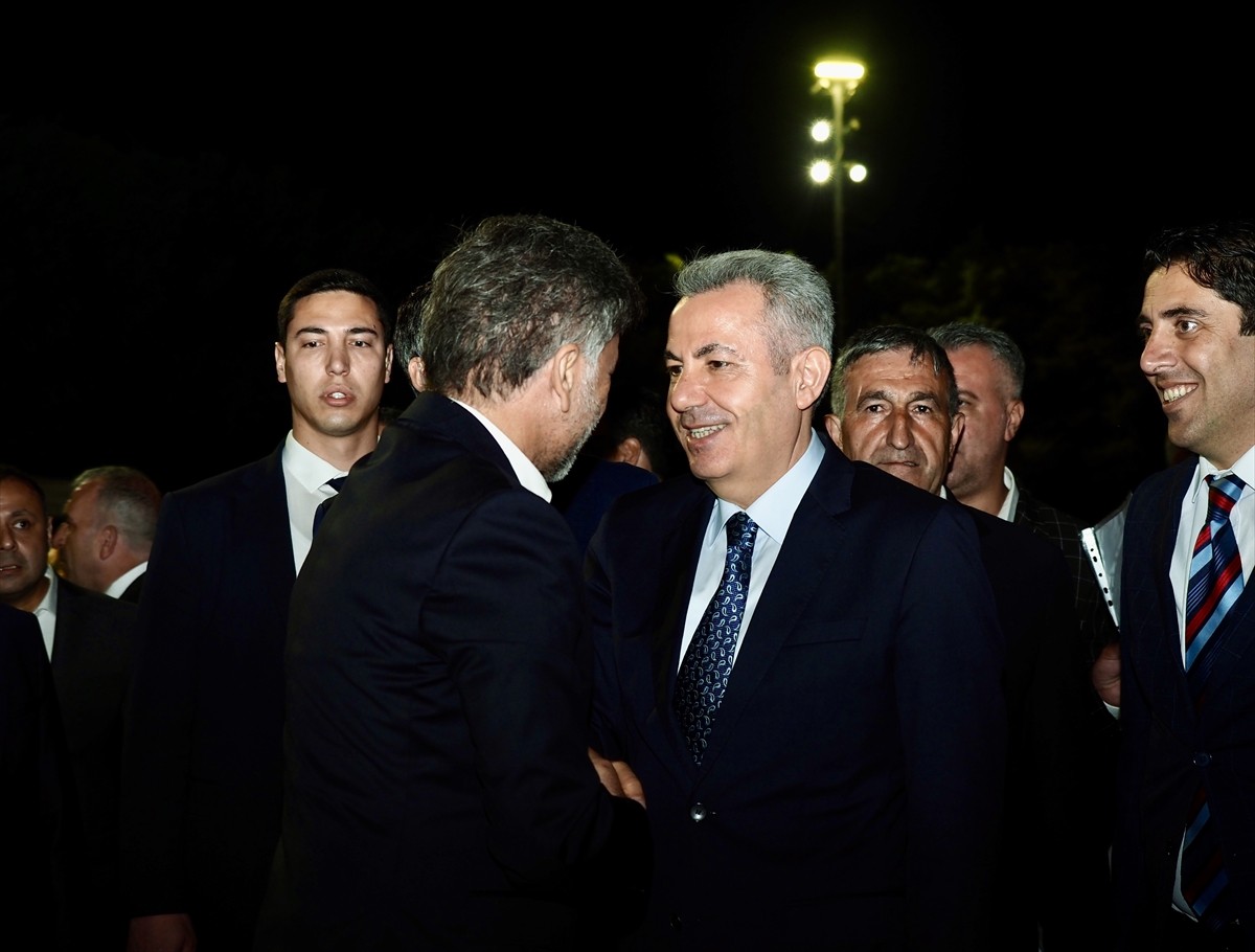 Ege Bölgesi Diyarbakır Dernekleri Federasyonu tarafından "İzmir'den Diyarbakır'a Gönül Köprüsü"...