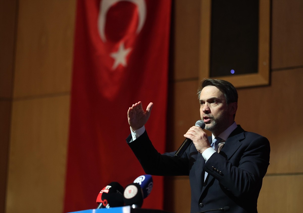 Enerji ve Tabii Kaynaklar Bakanı Alparslan Bayraktar, bir dizi program için geldiği Bartın'da...