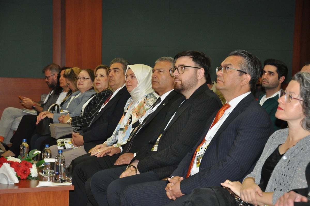 Eskişehir'de, bu yıl 2'ncisi düzenlenen "Yenilikçi Çocuk Yayıncılığı Paneli" Anadolu...