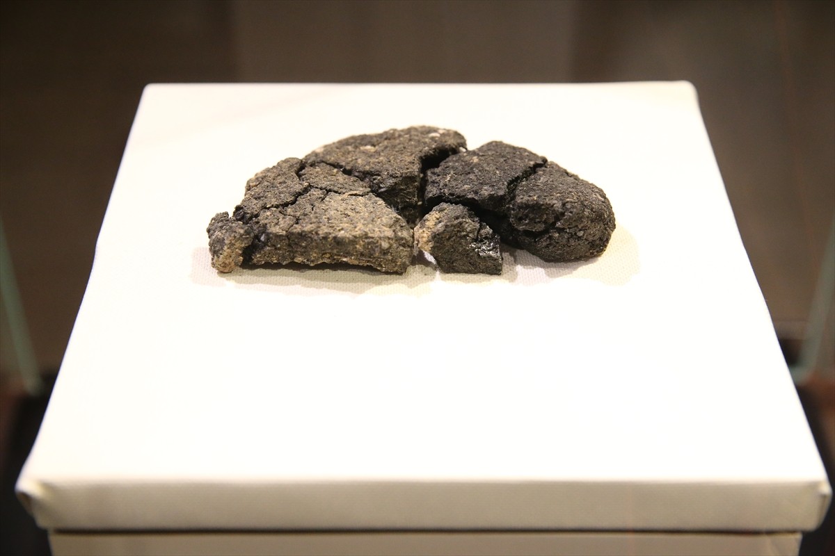 Eskişehir'in Seyitgazi ilçesinde 1996'dan bu yana sürdürülen Küllüoba Höyüğü kazısında gün yüzüne...