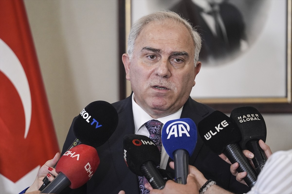 Fatih Belediye Başkanı Mehmet Ergün Turan, gazetecilere açıklamalarda bulundu. 