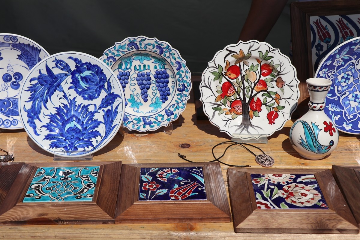 Fransa'nın başkenti Paris'in banliyösü Goussainville kenti, 9. geleneksel Türk Festivali'ne ev...