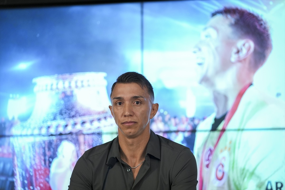 Galatasaray Kulübü, geçirdiği 14 sezonun ardından takımdan ayrılacak kaleci Fernando Muslera...