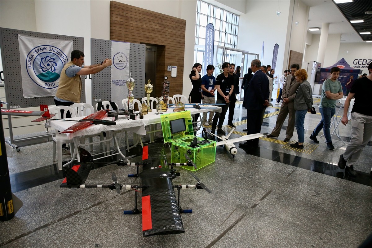 Gebze Teknik Üniversitesi (GTÜ) Havacılık ve Uzay Kulübünce bu yıl 3'üncüsü düzenlenen Havacılık...