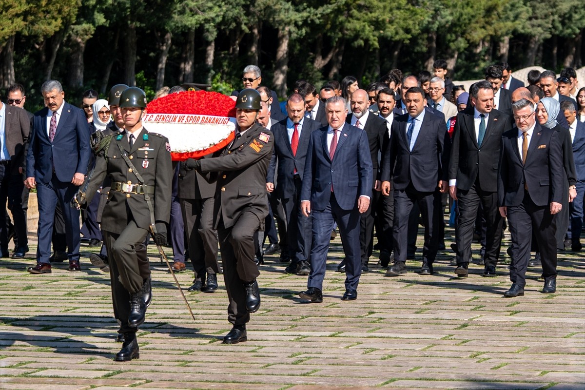 Gençlik ve Spor Bakanı Osman Aşkın Bak ve beraberindeki heyet, 19 Mayıs Atatürk'ü Anma, Gençlik ve...