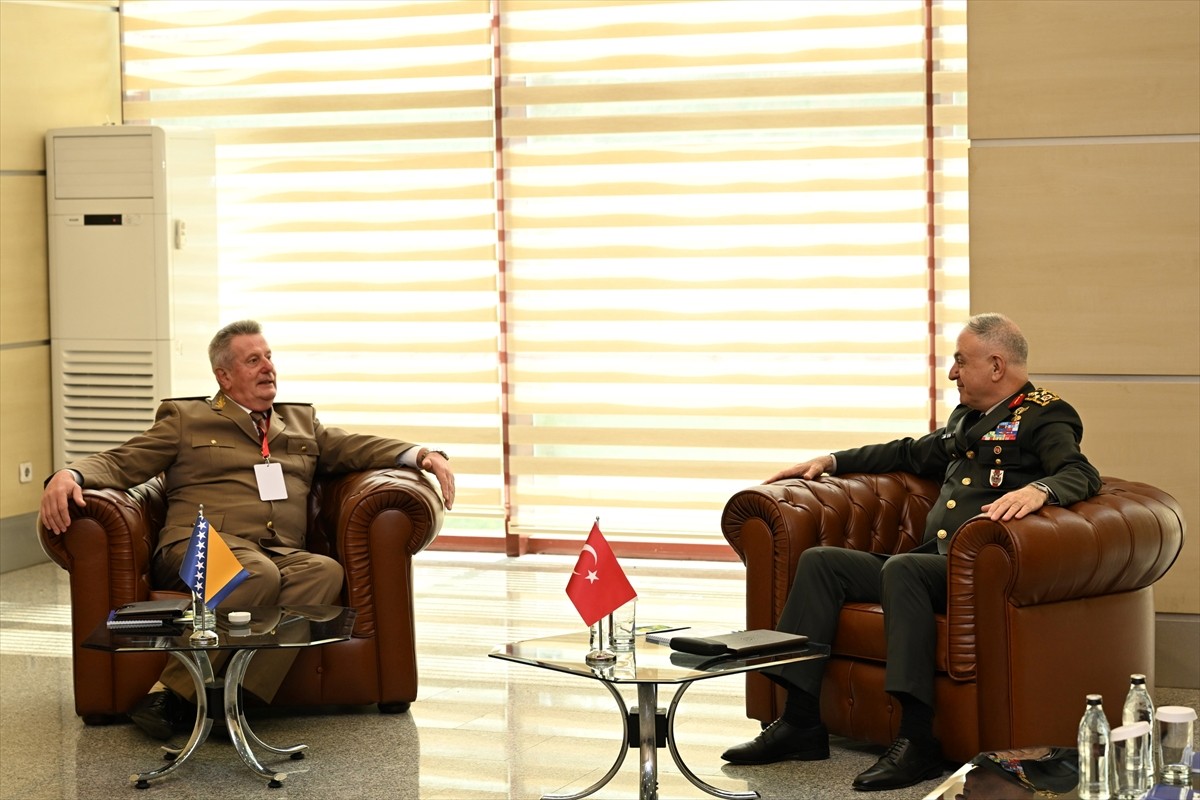 Genelkurmay Başkanı Orgeneral Metin Gürak (ortada), Balkan Ülkeleri Genelkurmay Başkanları...