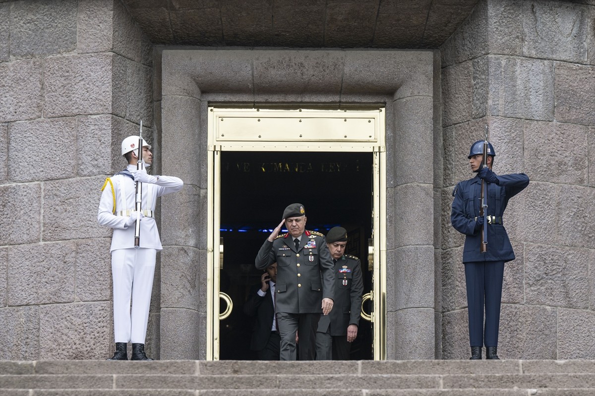 Genelkurmay Başkanı Orgeneral Metin Gürak, Ürdün Genelkurmay Başkanı Tümgeneral Yusuf el-Huneyti...