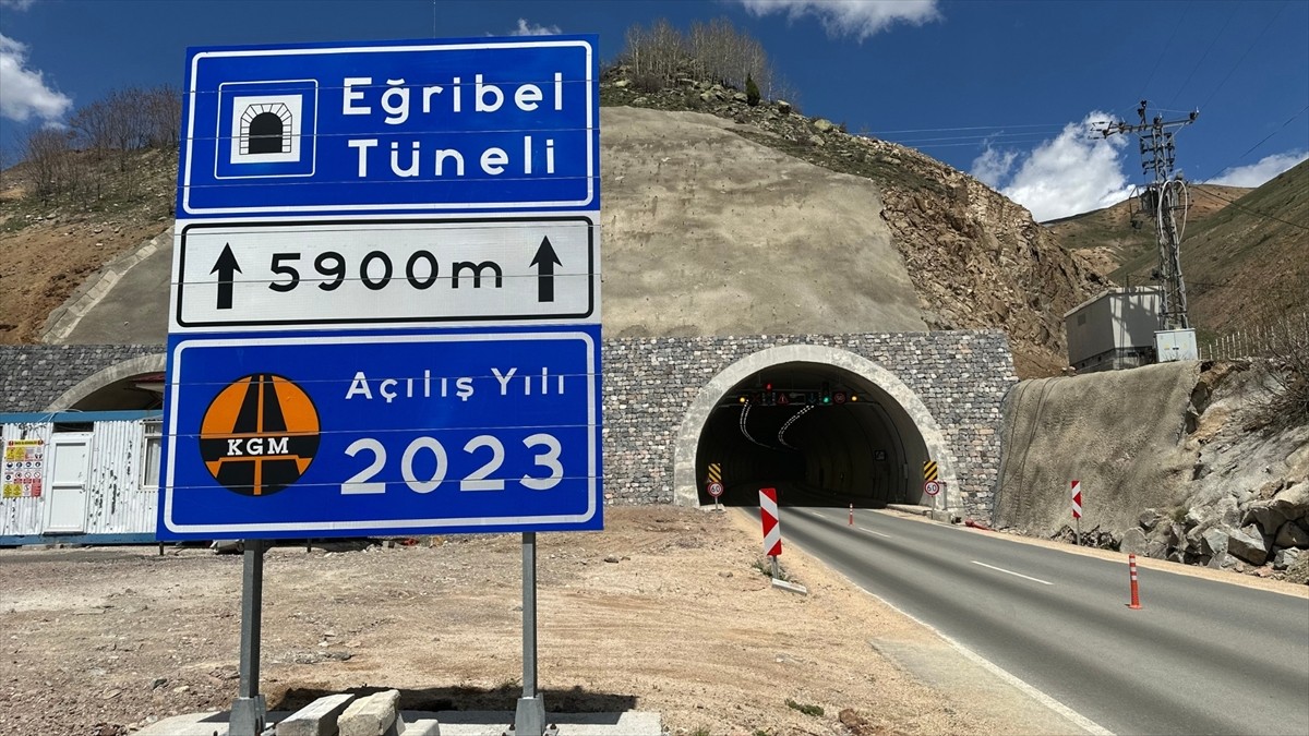 Giresun'un iç kesimdeki ilçeleri ile Sivas arasındaki güzergahta yer alan 5 bin 900 metre...