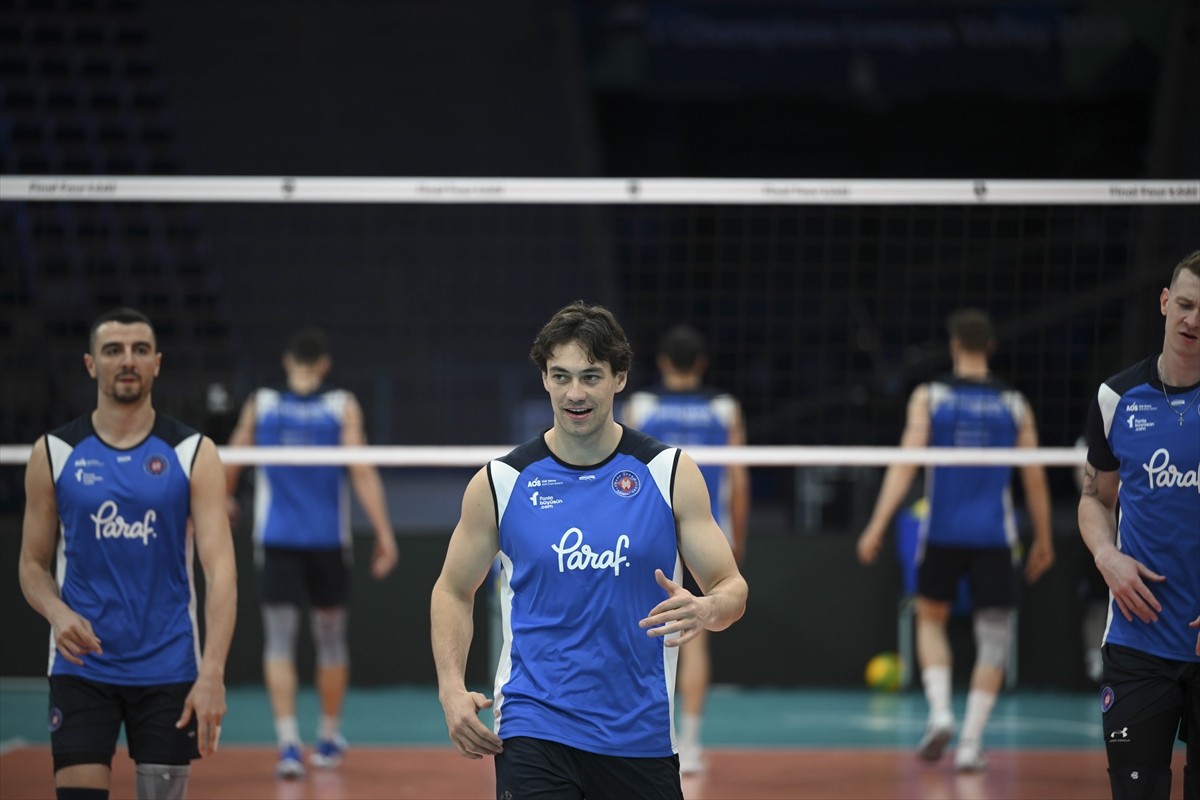 Halkbank Erkek Voleybol Takımı, yarın İtalyan kulübü Sir Sicoma Monini Perugia ile karşılaşacağı...