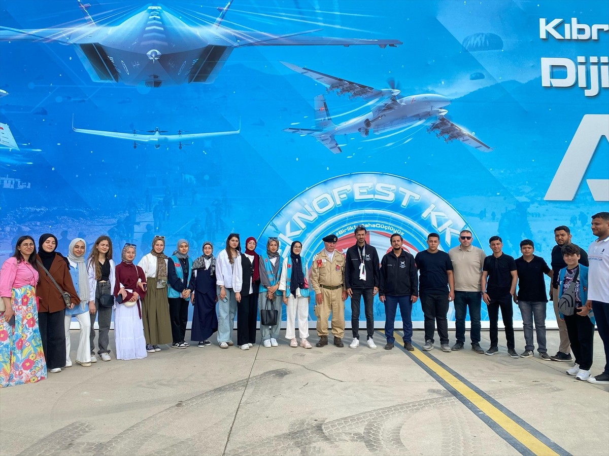 Hatay'da 6 Şubat 2023'teki depremlerden etkilenen öğrenciler, Kuzey Kıbrıs Türk Cumhuriyeti'nde...