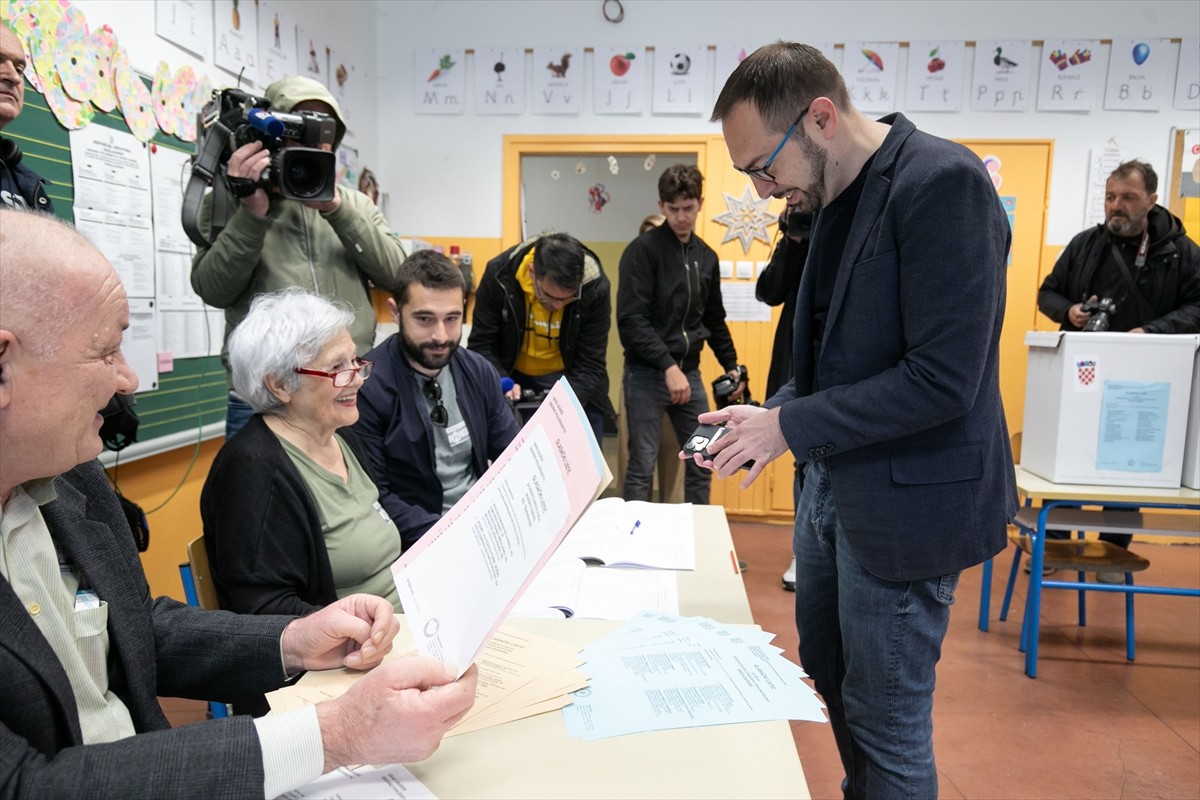 Hırvatistan'da, belediye başkanları ve belediye meclis üyelerinin belirleneceği yerel seçimler...