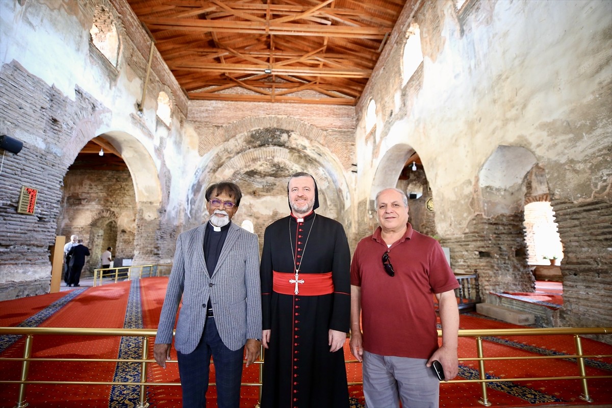 Hristiyan din adamlarından oluşan heyet, Bursa'nın İznik ilçesine ziyaret gerçekleştirdi. Heyet...