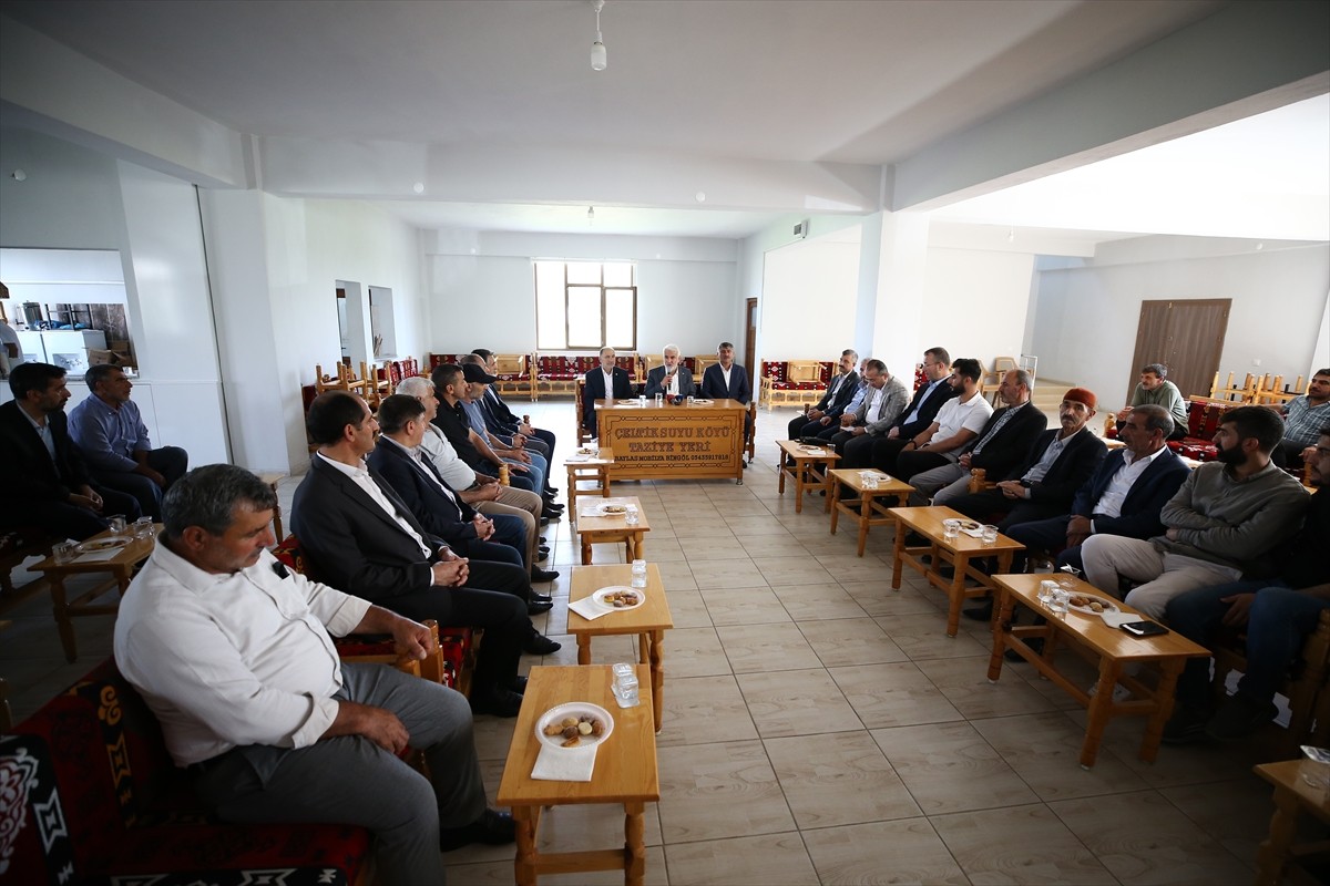 HÜDA PAR Genel Başkanı Zekeriya Yapıcıoğlu, bazı programları dolayısıyla geldiği Bingöl'de merkeze...