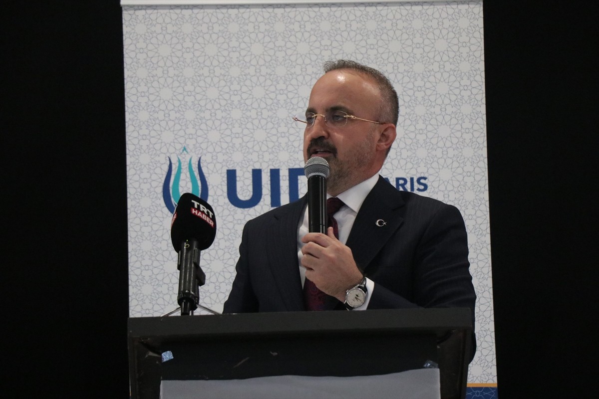 İçişleri Bakan Yardımcısı Bülent Turan, Fransa'nın başkenti Paris'in banliyösü Mitry-Mory'de Türk...