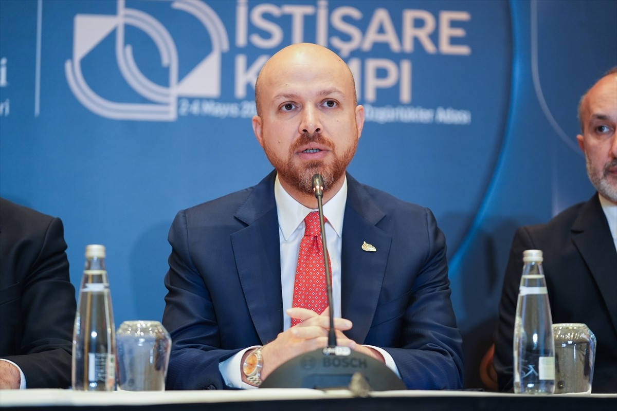 İlim Yayma Vakfı Mütevelli Heyeti Başkanı Bilal Erdoğan, Demokrasi ve Özgürlükler Adası'nda...