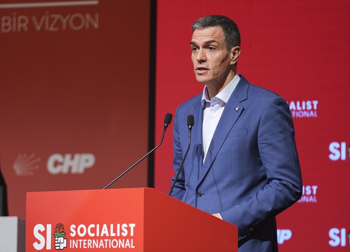 İspanya Başbakanı ve Sosyalist Enternasyonal Başkanı da olan Pedro Sanchez, Beşiktaş'ta bir otelde...