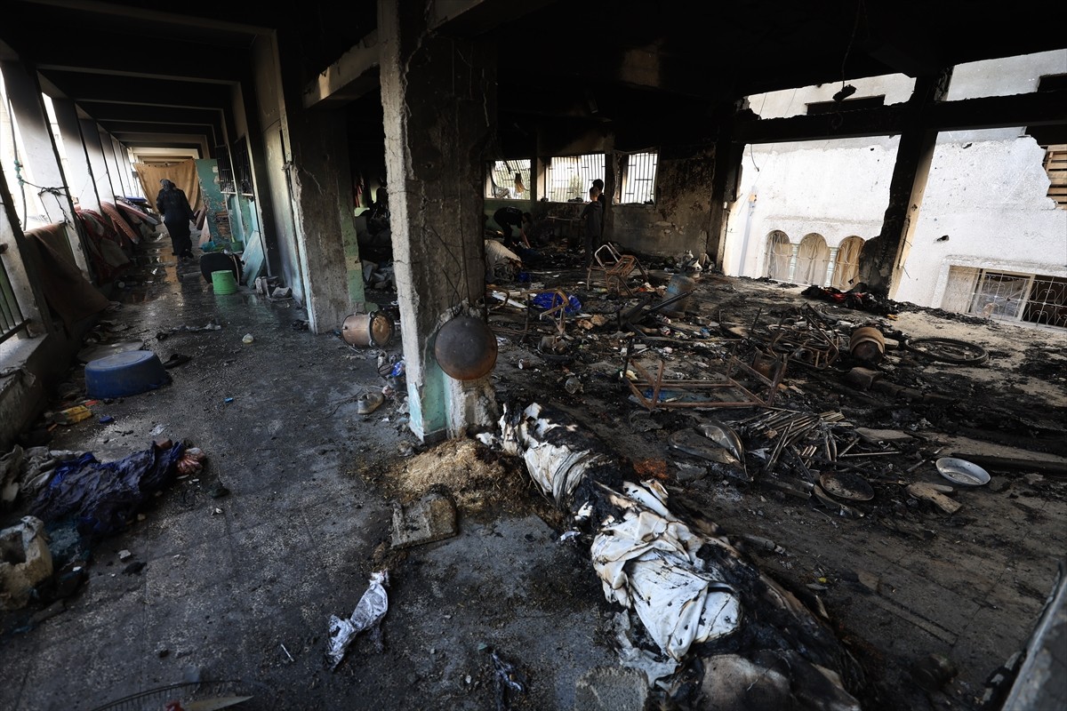 İsrail ordusu, 2 kamikaze insansız hava aracıyla (İHA), Gazze kentinin merkezindeki ed-Derec...