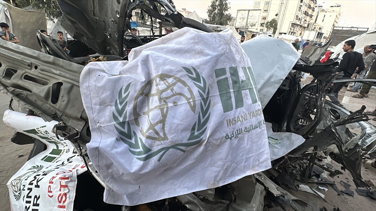 İsrail ordusunun, Gazze Şeridi'nin orta kesimindeki En-Nefak Caddesi’nde, İHH İnsani Yardım...