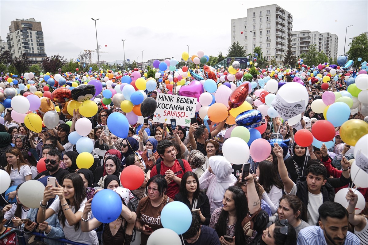 İstanbul'da, babasının sosyal medyadan yaptığı çağrıya cevap veren binlerce kişi, 8 aylıkken...