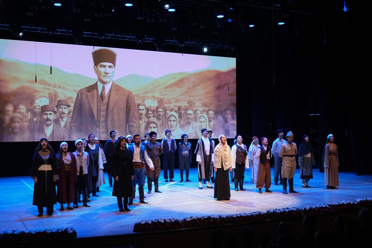 İstanbul Valiliği tarafından 19 Mayıs Atatürk'ü Anma, Gençlik ve Spor Bayramı dolayısıyla kutlama...