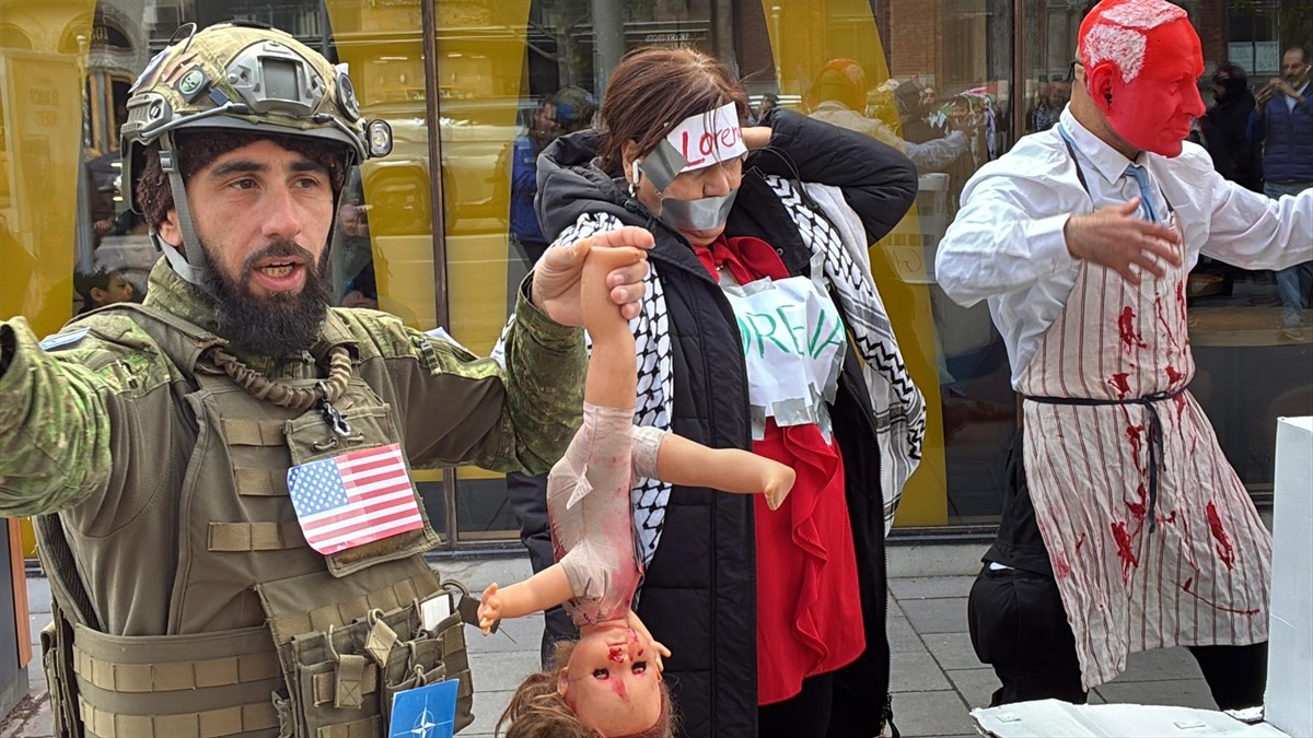 İsveç'in başkenti Stockholm'de, İsrail'in Gazze Şeridi'ne yönelik saldırılarını genişletme...