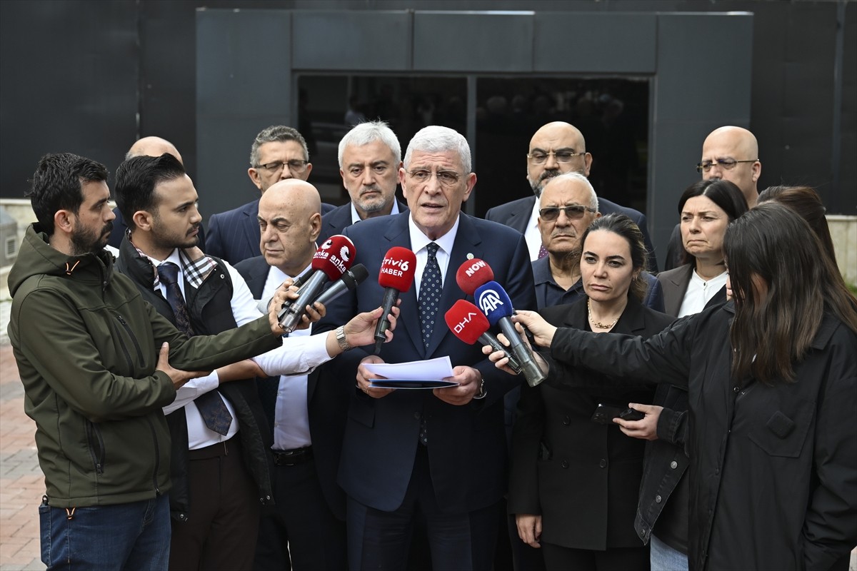 İYİ Parti Genel Başkanı Müsavat Dervişoğlu, Başkanlık Divanı Üyeleri ve milletvekilleriyle Genel...