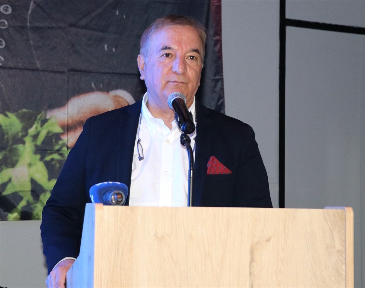 İzmir'in Foça ilçesinde, Ege Turistik İşletmeler ve Konaklamalar Birliğinin (ETİK) düzenlediği...