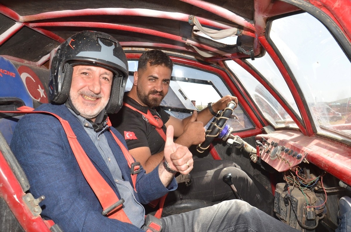 Kahramanmaraş'ın Elbistan ilçesinde bu yıl üçüncüsü gerçekleştirilen Elbistan Off-Road Şenlikleri...