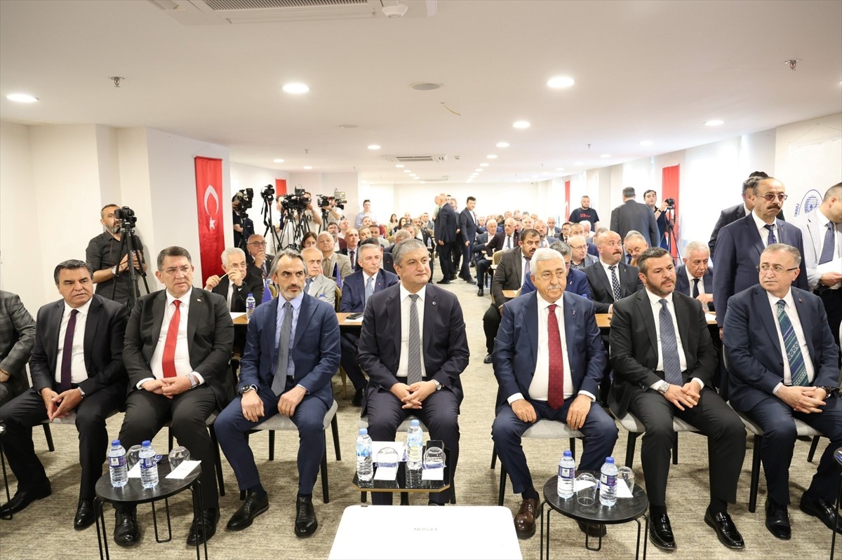 Karabük'te, Türkiye Esnaf ve Sanatkarları Konfederasyonu (TESK) tarafından "Bölge Esnaf ve...