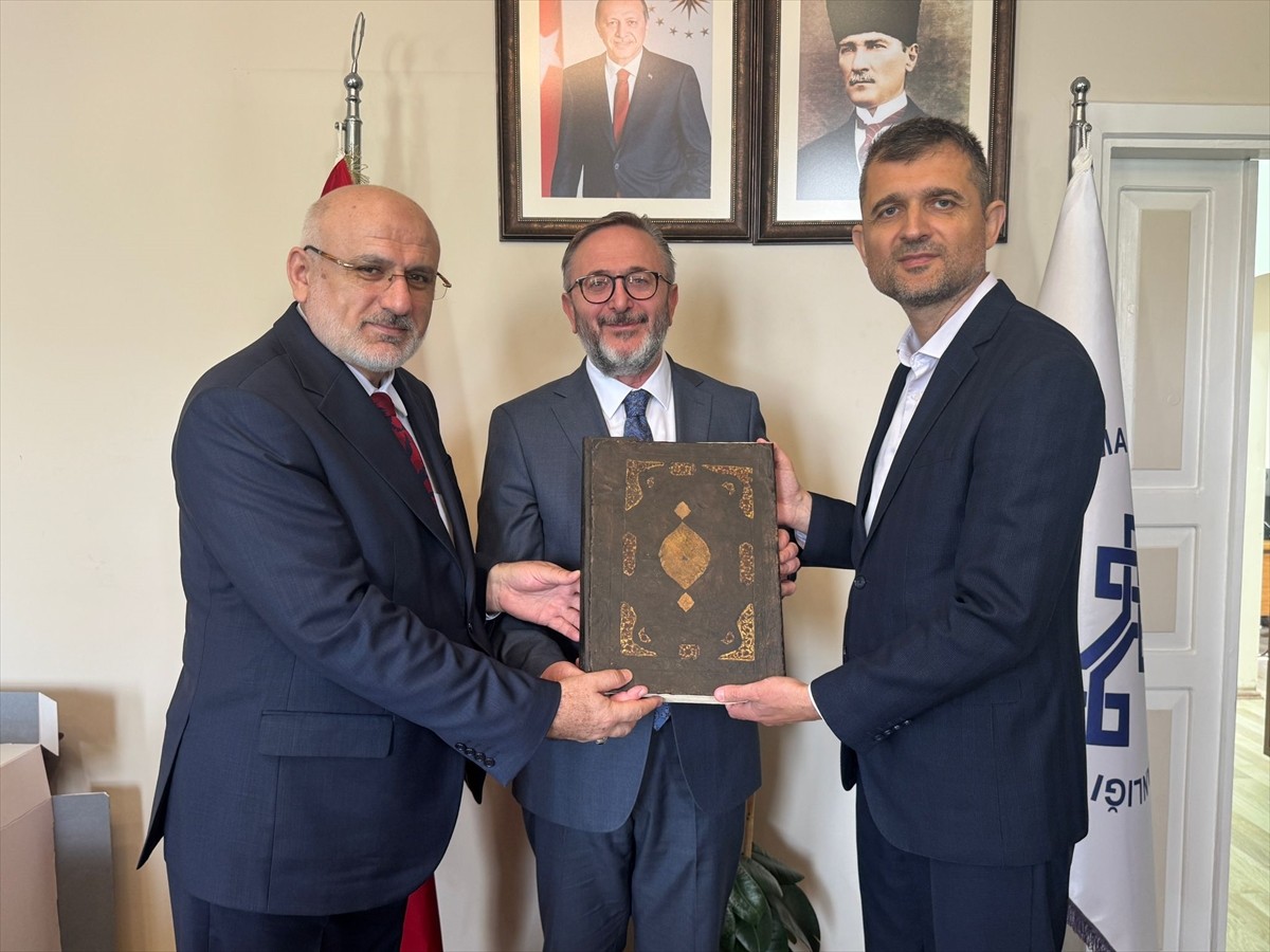 Karadağ İslam Birliği tarafından restore edilmesi ve dijital ortama aktarılması için Türkiye Yazma...