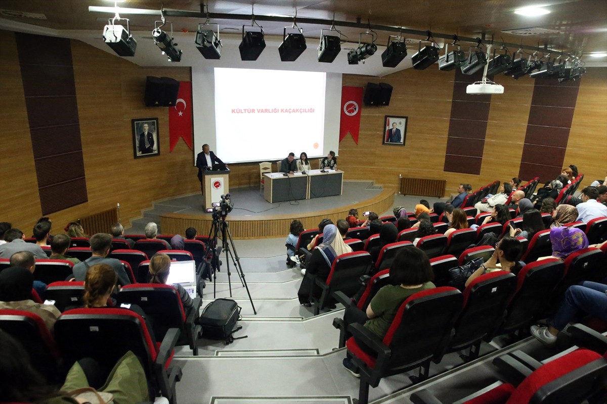 Kastamonu'da Uluslararası Müzeler Günü kapsamında "Müzeler ve Kütüphanelerin Toplumla Buluşması"...