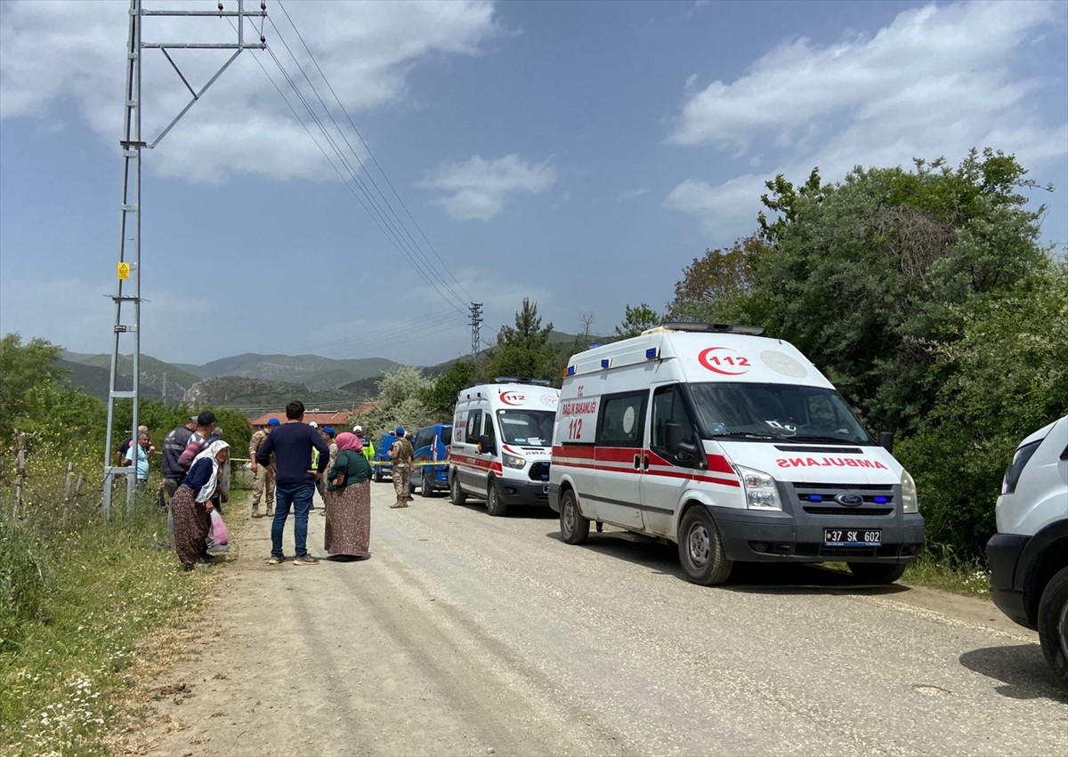 Kastamonu'nun Taşköprü ilçesinde traktörle tarladan dönen karı-koca silahlı saldırıda hayatını...