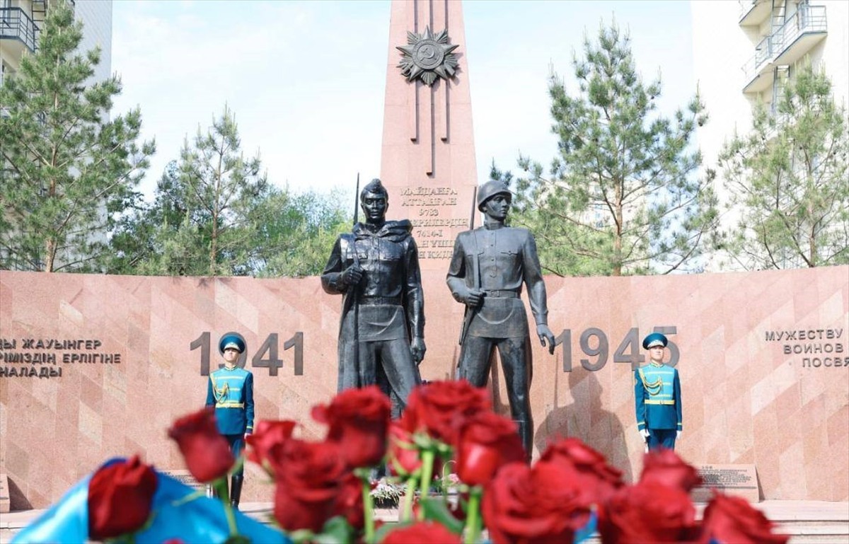 Kazakistan’da eski Sovyetler Birliği’nin 2.Dünya Savaşı’nda Nazi Almanyası’nı mağlup etmesinin...
