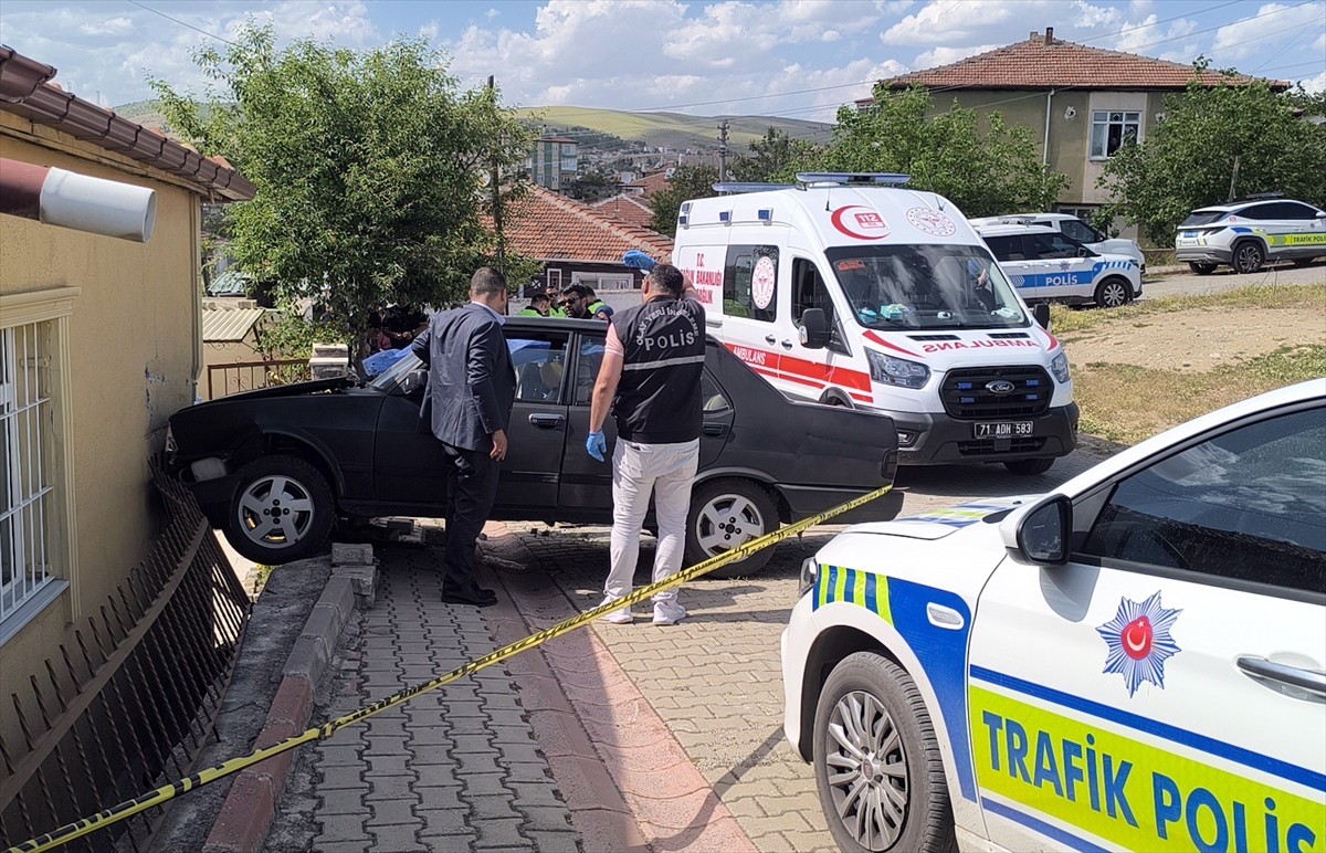 Kırıkkale'de direksiyon başında kalp krizi geçirerek kaza yapan sürücü hayatını kaybetti, araçta...