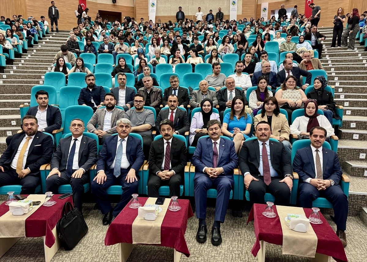 Kırşehir Ahi Evran Üniversitesi (KAEÜ) Kariyer Planlama Uygulama ve Araştırma Merkezince "Adaletin...