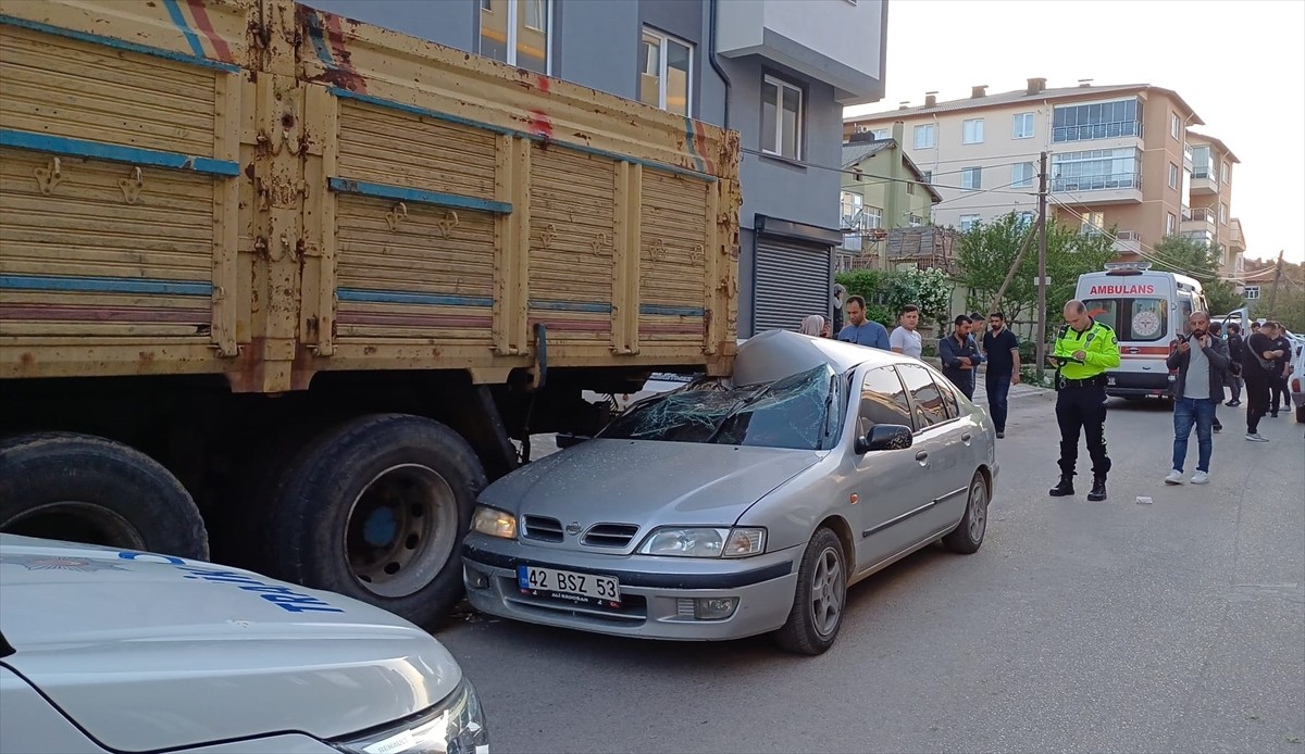 Konya'nın Seydişehir ilçesinde meydana gelen trafik kazasında 2 kişi yaralandı. Kaza yerine polis...