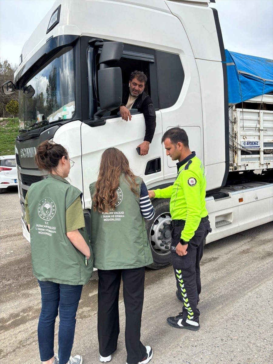 Kurban Bayramı öncesi Doğu Anadolu Bölgesi'nden batıdaki illere sevk edilen kurbanlıklar...