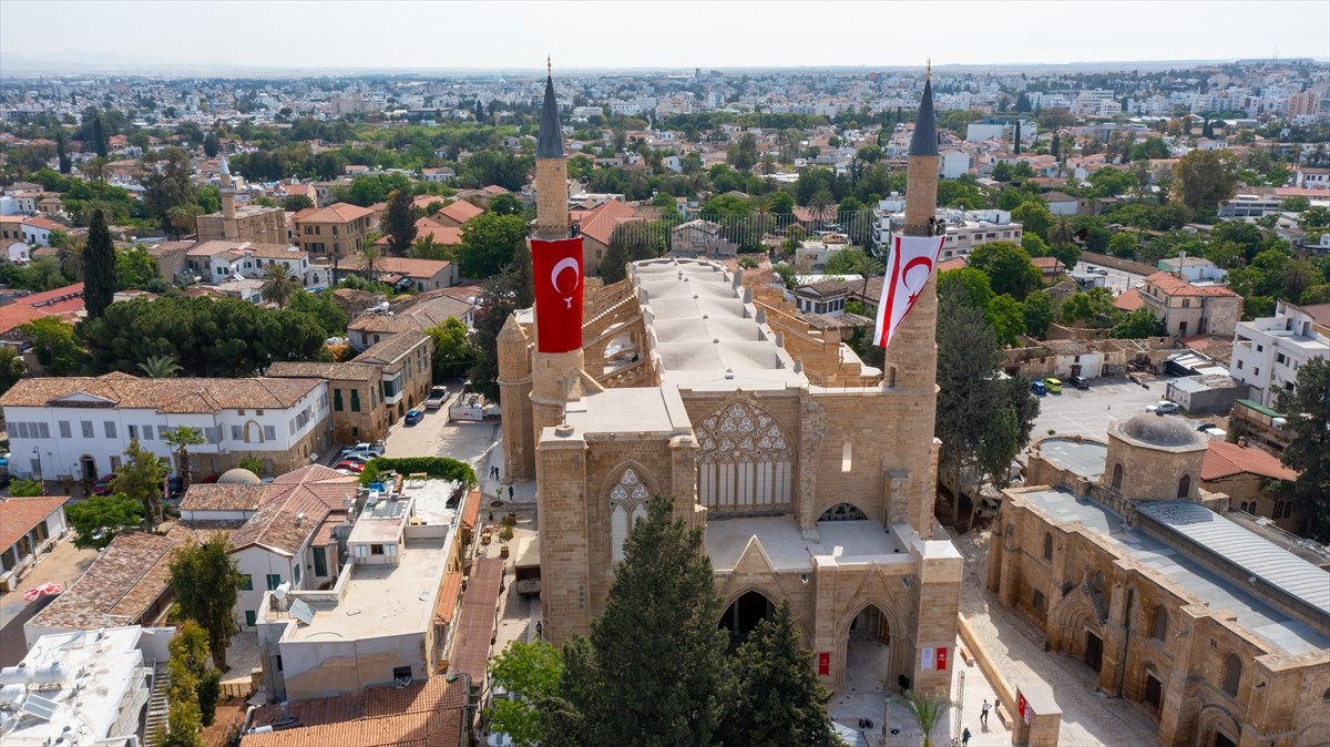 Kuzey Kıbrıs Türk Cumhuriyeti'ndeki (KKTC) Lefkoşa Selimiye Camisi kapsamlı restorasyon...