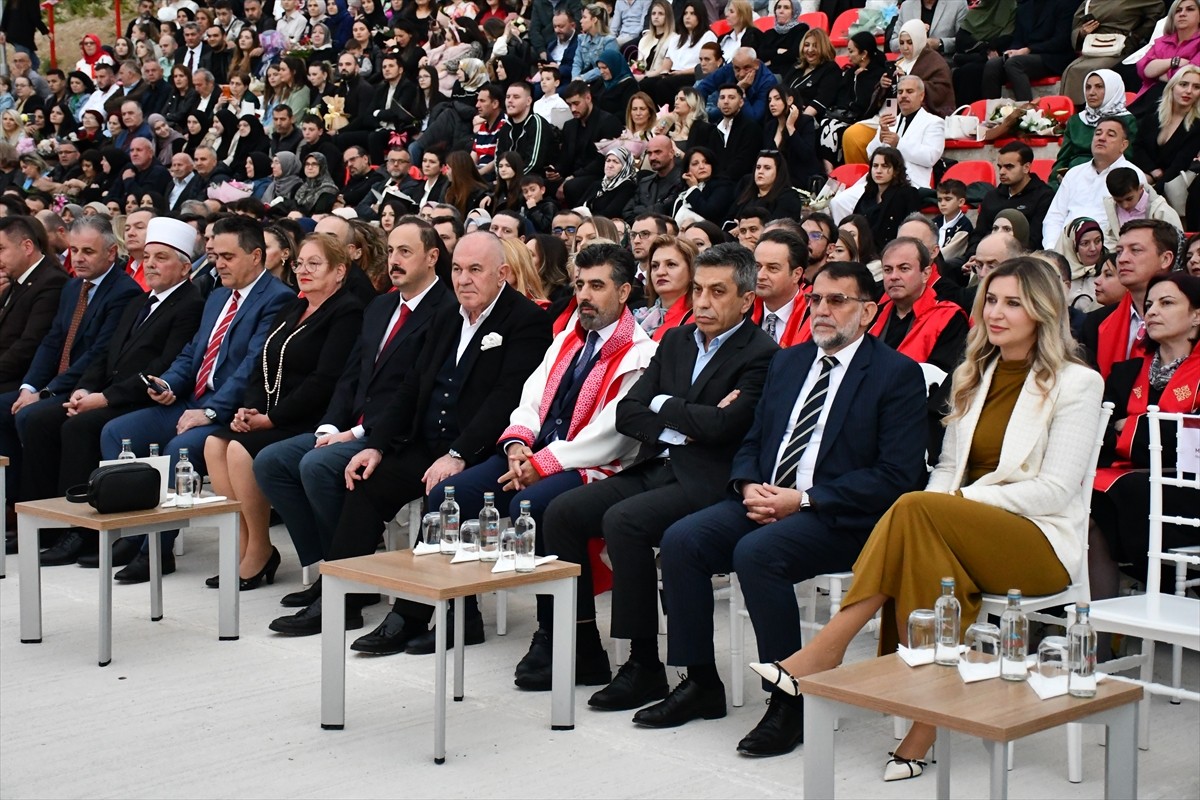 Kuzey Makedonya'nın başkenti Üsküp'teki Uluslararası Balkan Üniversitesinde (IBU) 15. mezuniyet...