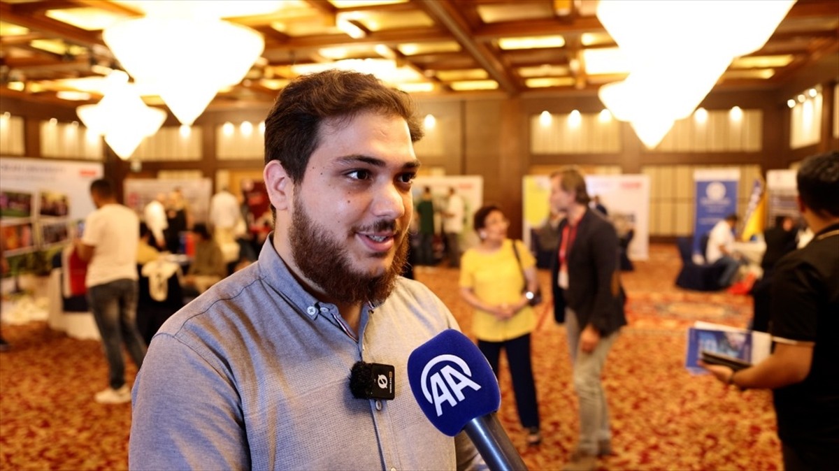 Libya'daki başarılı öğrenciler iki ülke arasındaki kültürel yakınlık, ulaşımın kolaylığı ve Türk...