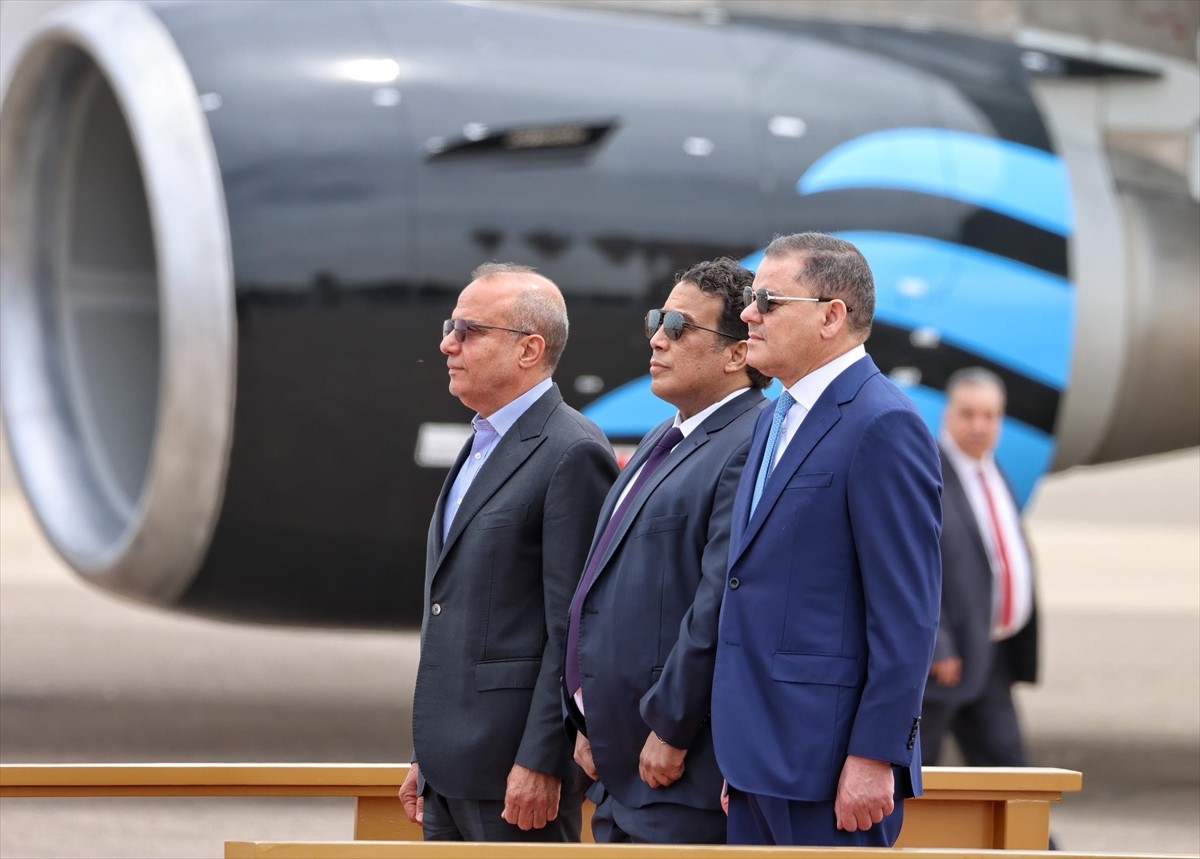 Libya Başkanlık Konseyi Başkanı Muhammed el-Menfi'nin (solda) yurt dışındaki tedavisinin ardından...