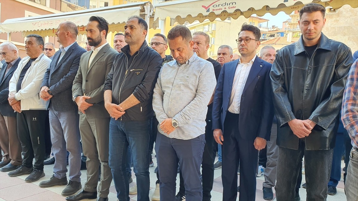 Manisa'da vefat eden 20. dönem Manisa Milletvekili Abdullah Akarsu için cenaze töreni...