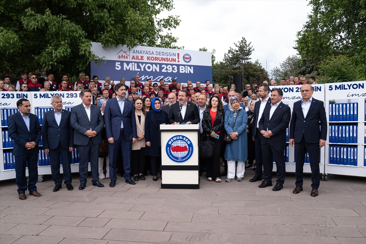 Memur-Sen Genel Başkanı Ali Yalçın, TBMM Çankaya kapısında, aile yapısının korunması ve kılık...