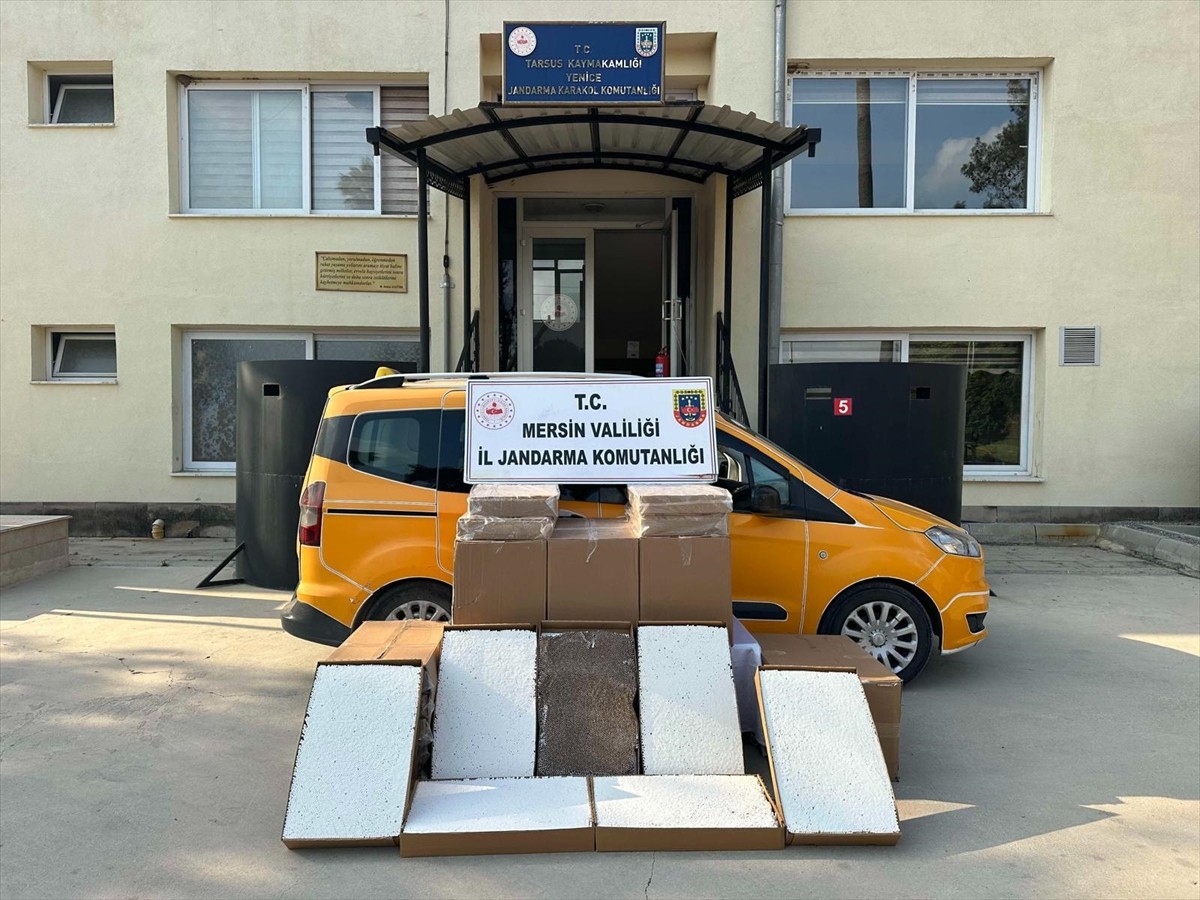 Mersin'de 292 bin 102 makaron (filtreli sigara kağıdı) ve 250 kilogram bandrolsüz tütün ele...