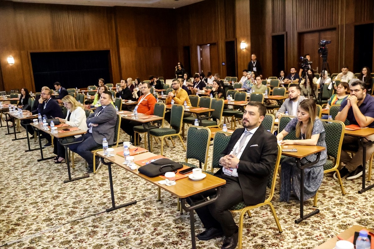 Mersin'de, Çukurova İç Hastalıkları Uzmanlık Derneğince düzenlenen "4. Çukurova İç Hastalıkları...