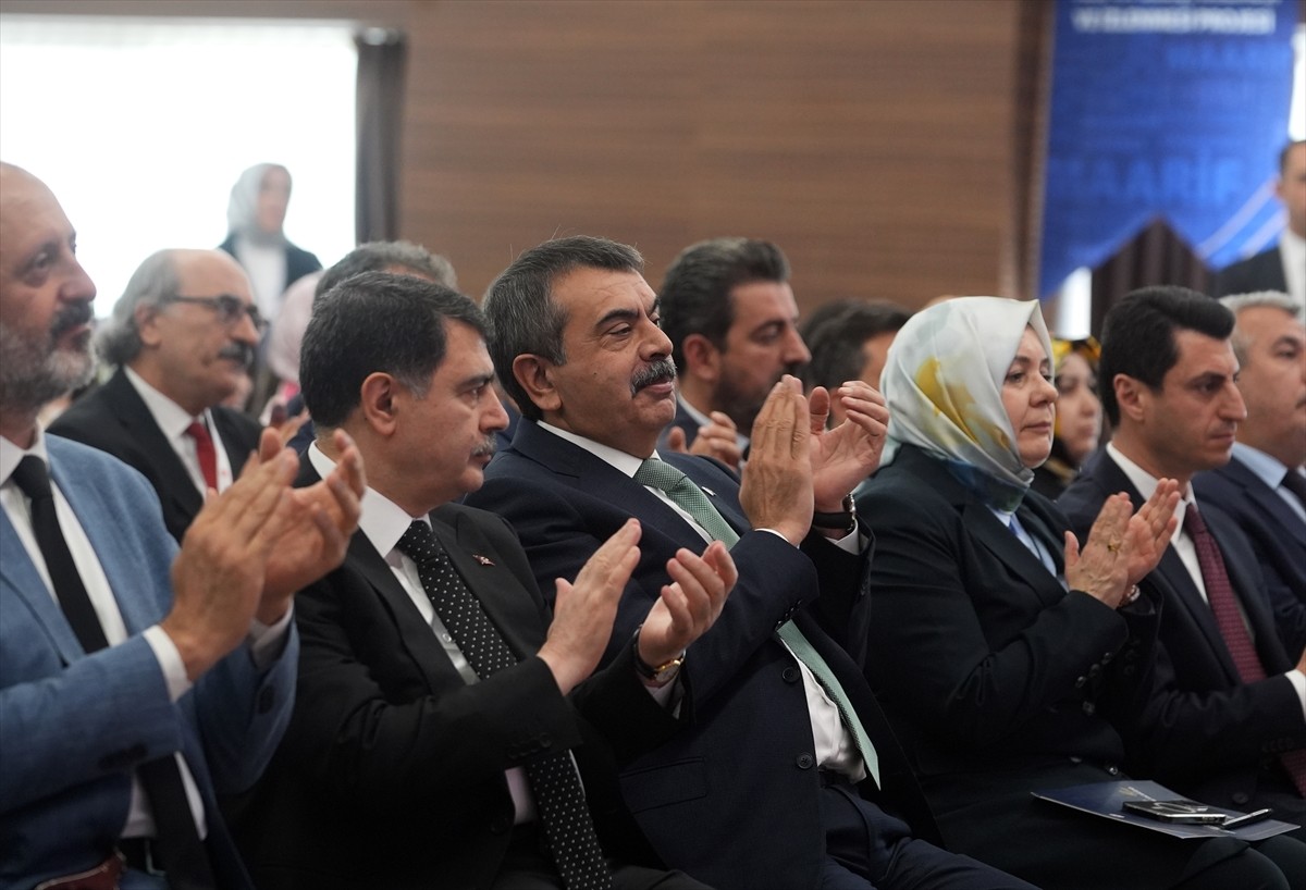 Milli Eğitim Bakanı Yusuf Tekin, Ankara Gölbaşı Mogan MTAL Uygulama Oteli'nde düzenlenen...