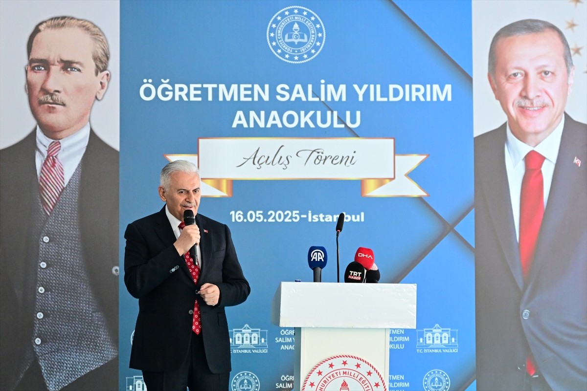 Milli Eğitim Bakanı Yusuf Tekin, İstanbul Valiliği koordinasyonunda "Aziz İstanbul'a İyiliğin 1000...