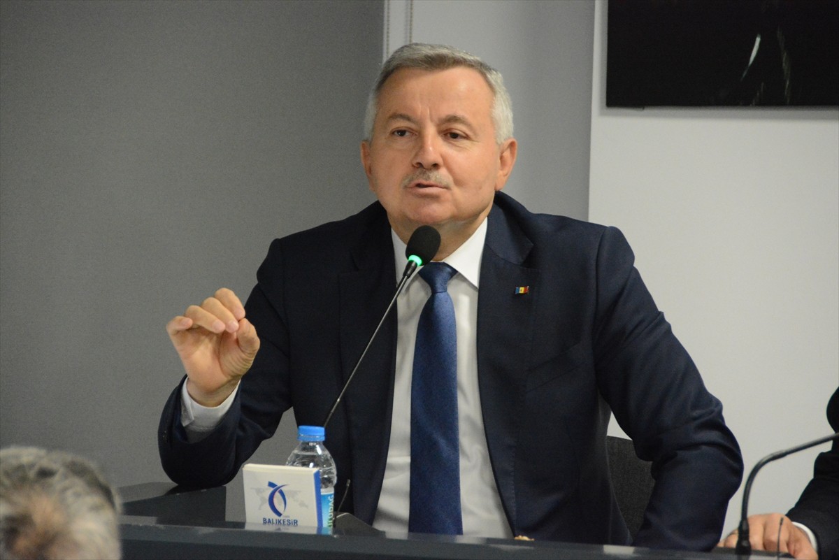 Moldova’nın Türkiye’deki 7’nci fahri konsolosluğunu açmak amacıyla Balıkesir'de gelen Dmitri...