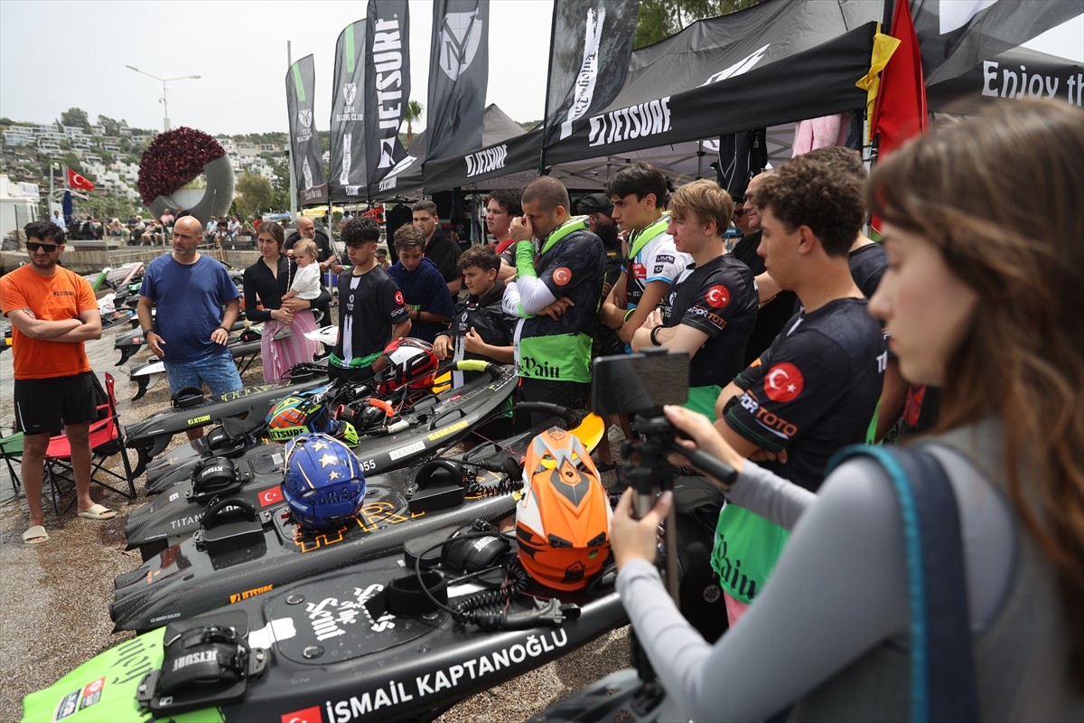 Muğla'nın Bodrum ilçesinde düzenlenen Türkiye Su Jeti, Flyboard ve Motosurf Şampiyonası'nda...