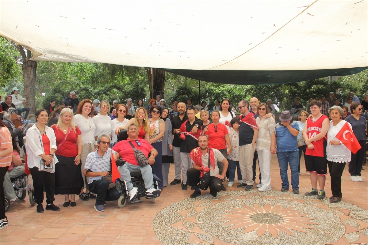 Muğla'nın Datça ilçesinde engelli bireyler için asker eğlencesi düzenlendi. Engelliler Haftası...